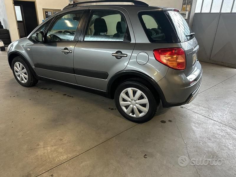 Usata Suzuki SX4 107 CV (78 kW) 2008 Grigio Station wagon