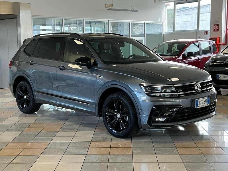 Usata VW Tiguan Allspace R-line 150 CV (110 kW) 2022 Grigio scuro SUV