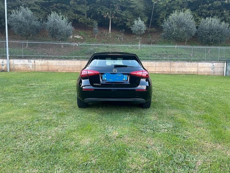 Usata Mercedes A180 Business 116 CV (85 kW) 2019 Nero Berlina