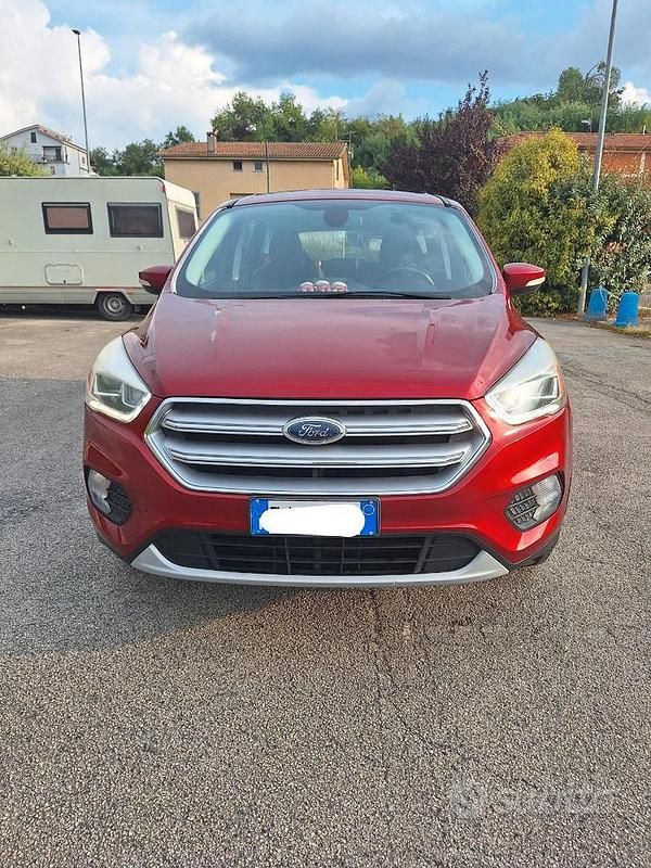 Usata Ford Kuga Business Edition 150 CV (110 kW) 2017 Rosso SUV