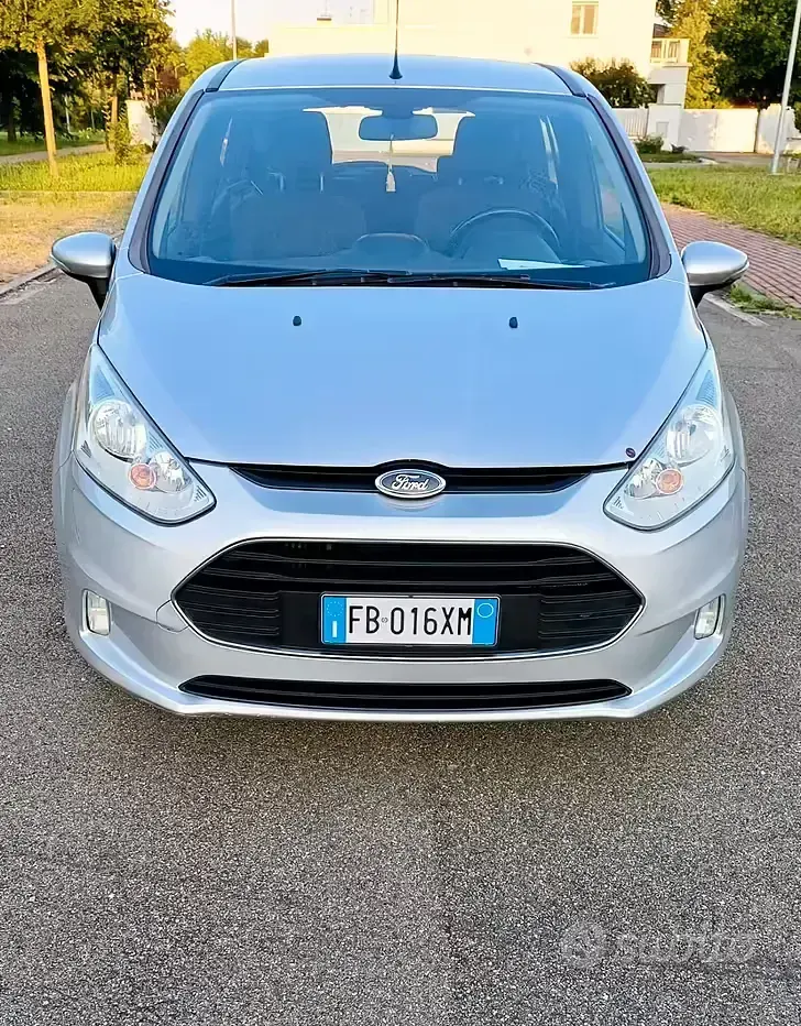 Usado Ford B-MAX 75 CV (55 kW) 2015 Gris Monovolumen