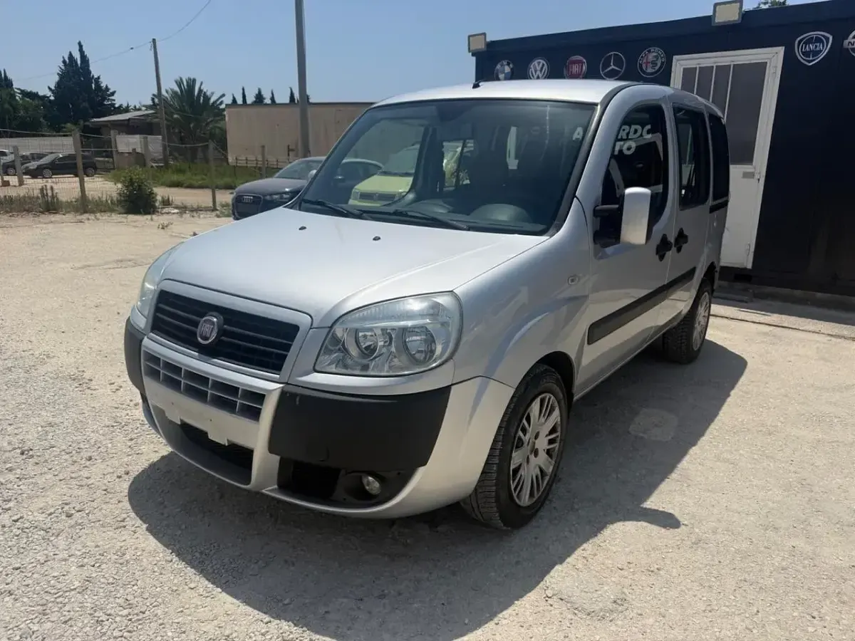 Usata Fiat Doblò 75 CV (55 kW) 2009 Monovolume