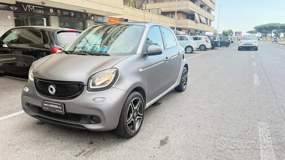 Usata Smart ForFour Passion 71 CV (52 kW) 2015 Grigio Utilitaria