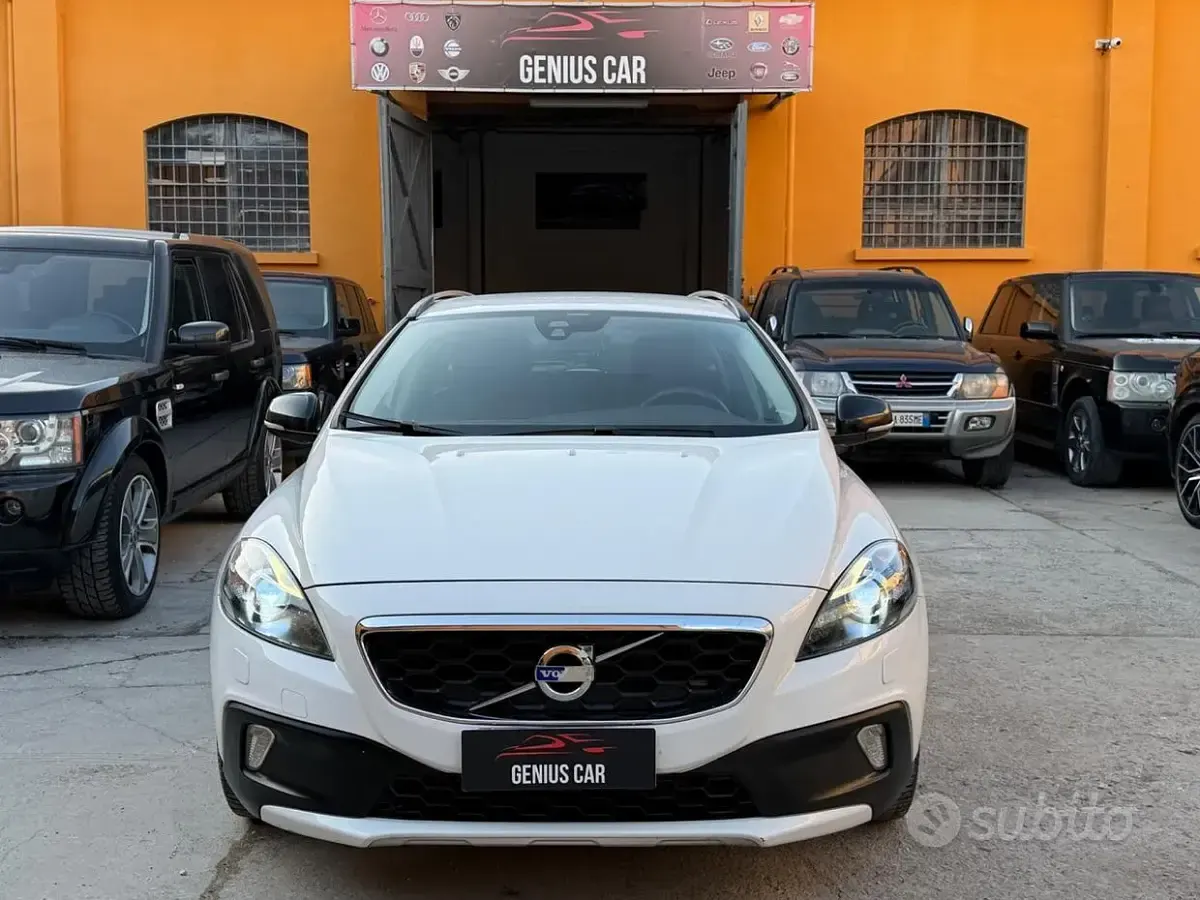 Usata Volvo V40 CC Momentum 115 CV (84 kW) 2013 Bianco Station wagon