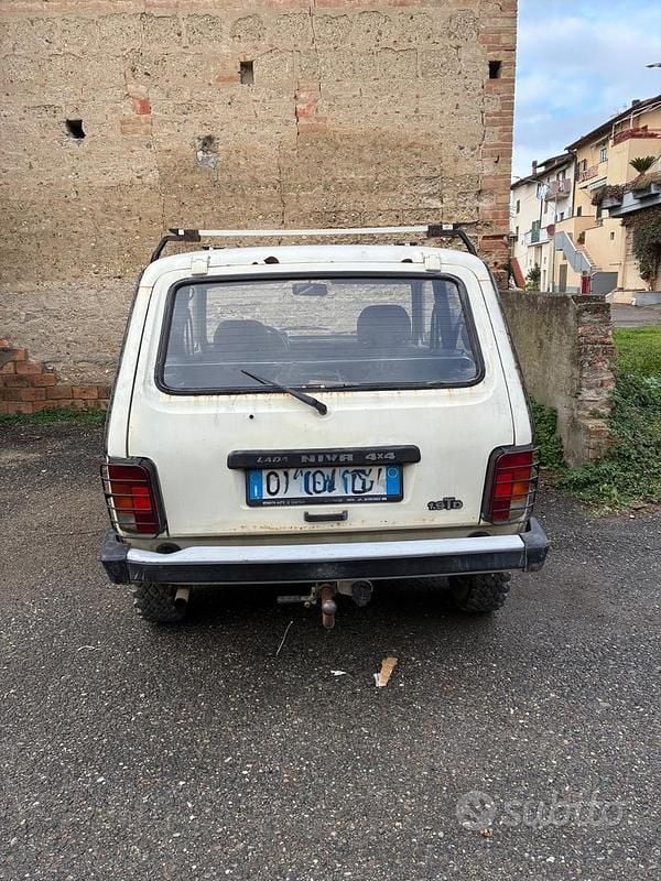 Usata Lada niva 2005 Bianco SUV