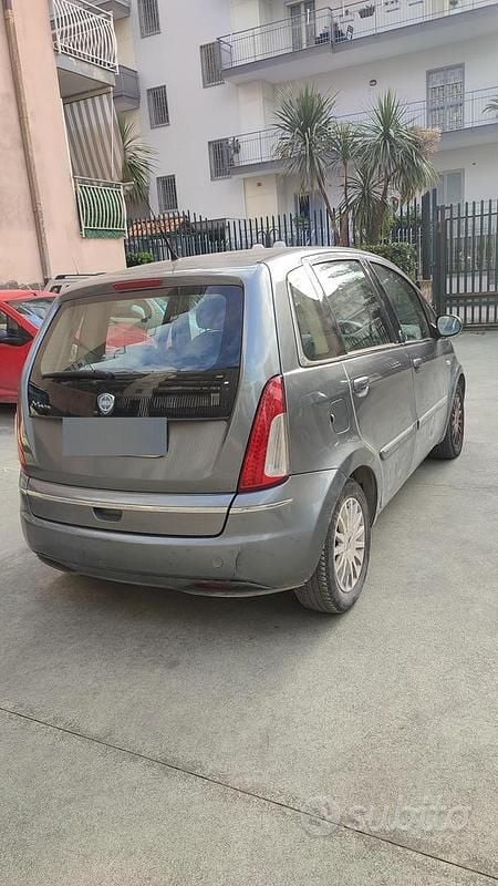 Usata Lancia Musa 77 CV (56 kW) 2010 Grigio Monovolume