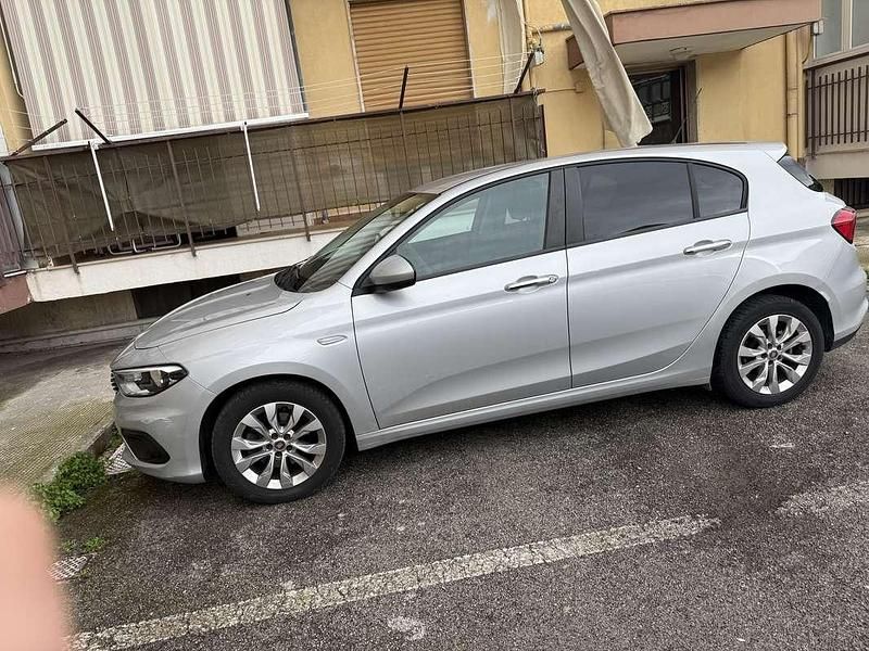 Usata Fiat Tipo Pop 120 CV (88 kW) 2016 Grigio Berlina