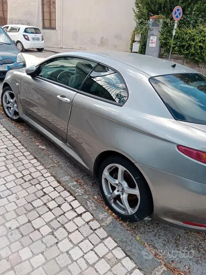 Usata Alfa Romeo GT 150 CV (110 kW) 2004 Grigio Coupé
