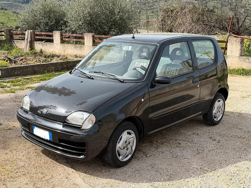 Usata Fiat 600 54 CV (39 kW) 2010 Nero Utilitaria