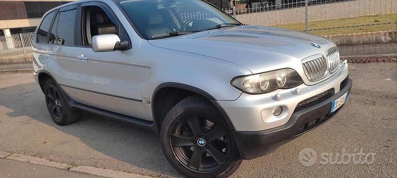 Begagnad BMW X5 2004 Grå SUV