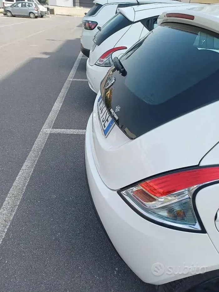 Usata Lancia Ypsilon 69 CV (50 kW) 2018 Utilitaria