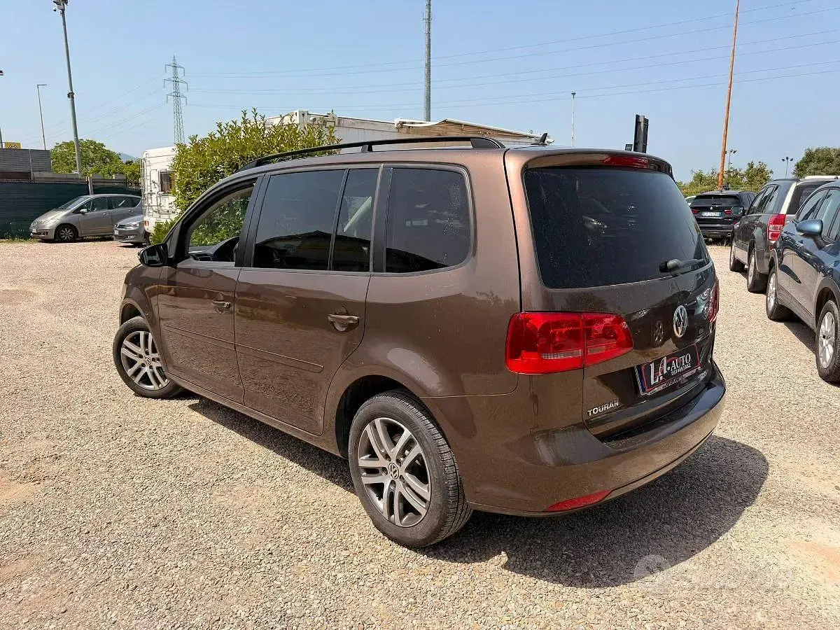 Usata VW Touran Comfortline 105 CV (77 kW) 2014 Marrone Monovolume