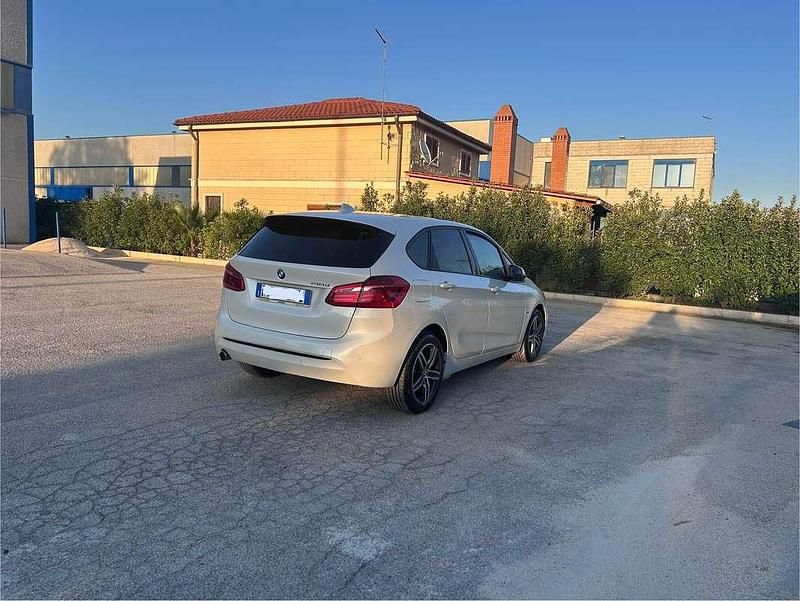 Usata BMW 218 Active Tourer Sport Line 150 CV (110 kW) 2017 Monovolume