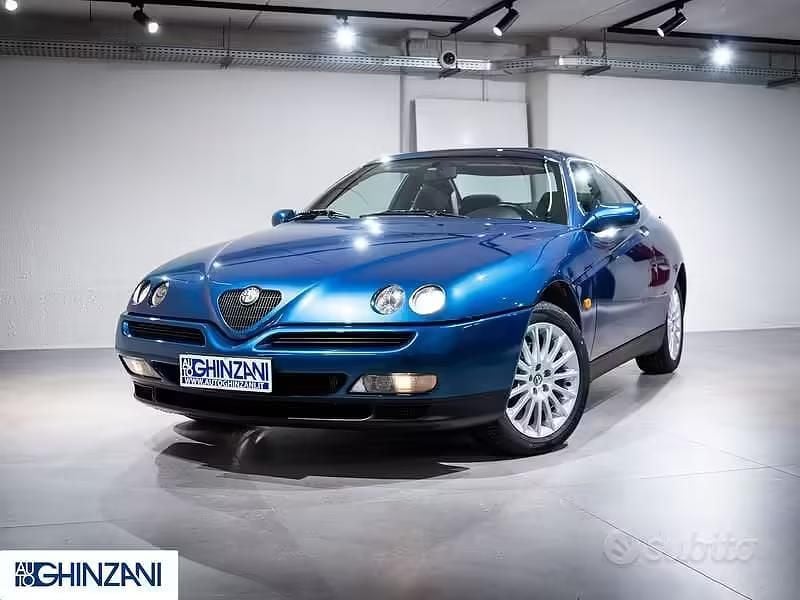 Usata Alfa Romeo GTV 201 CV (147 kW) 1997 Blu Coupé