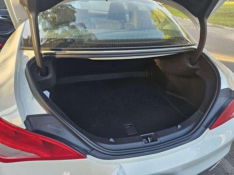 Bianco Usata 2016 Mercedes CLA200 Business Tre volumi | 22.000 € (Buon prezzo) - Immagine 1/4