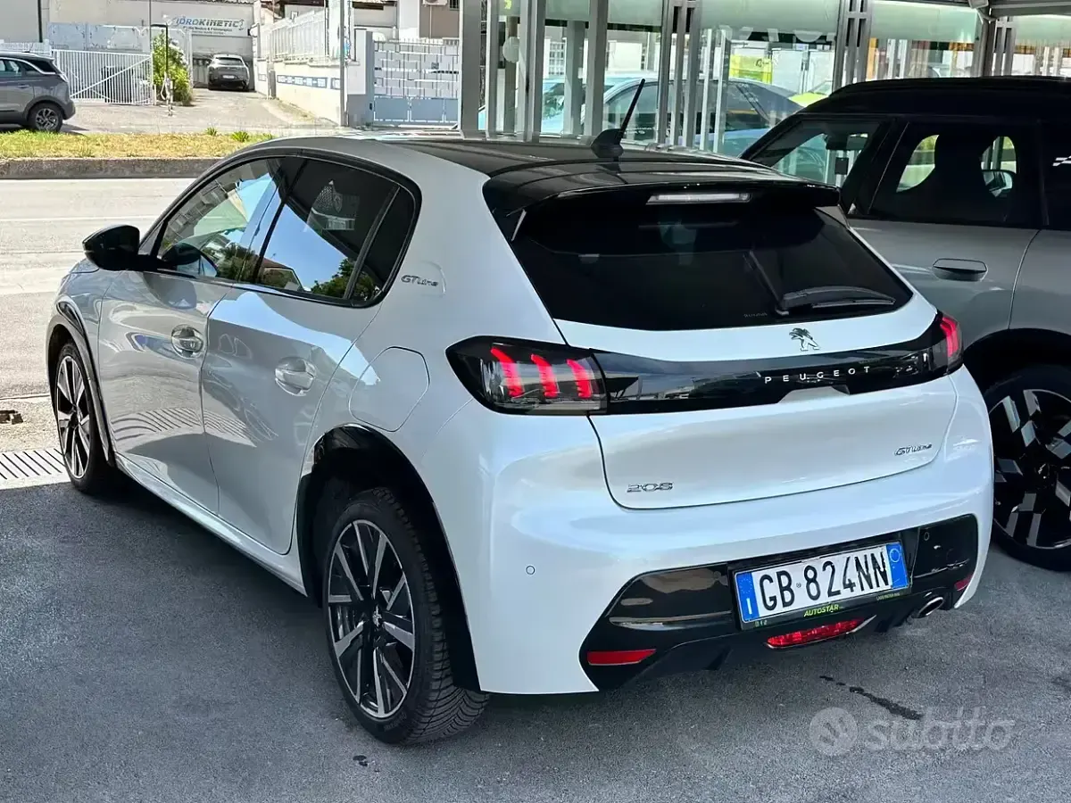 Usata Peugeot 208 GT-line 102 CV (75 kW) 2020 Bianco Utilitaria