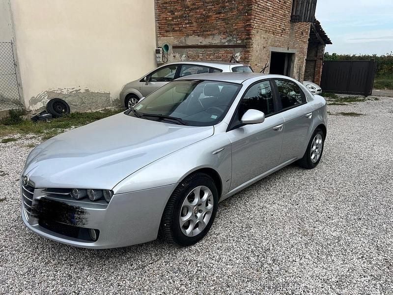 Usata Alfa Romeo 159 Progression 140 CV (102 kW) 2009 Grigio Berlina