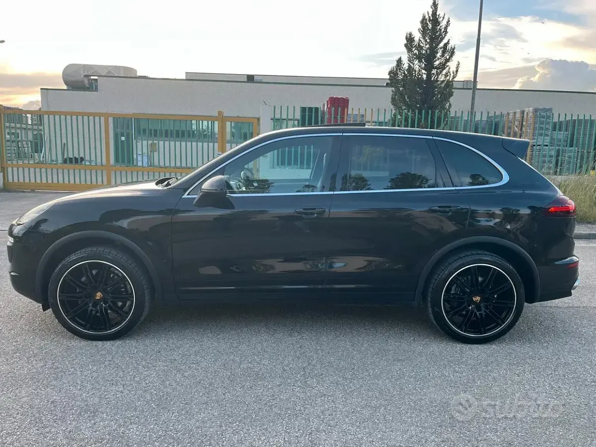 Usata Porsche Cayenne 250 CV (183 kW) 2016 Nero SUV