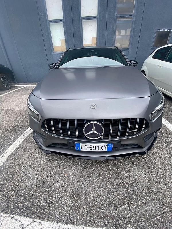 Usata Mercedes A200 AMG Line Premium 163 CV (119 kW) 2019 Grigio Berlina
