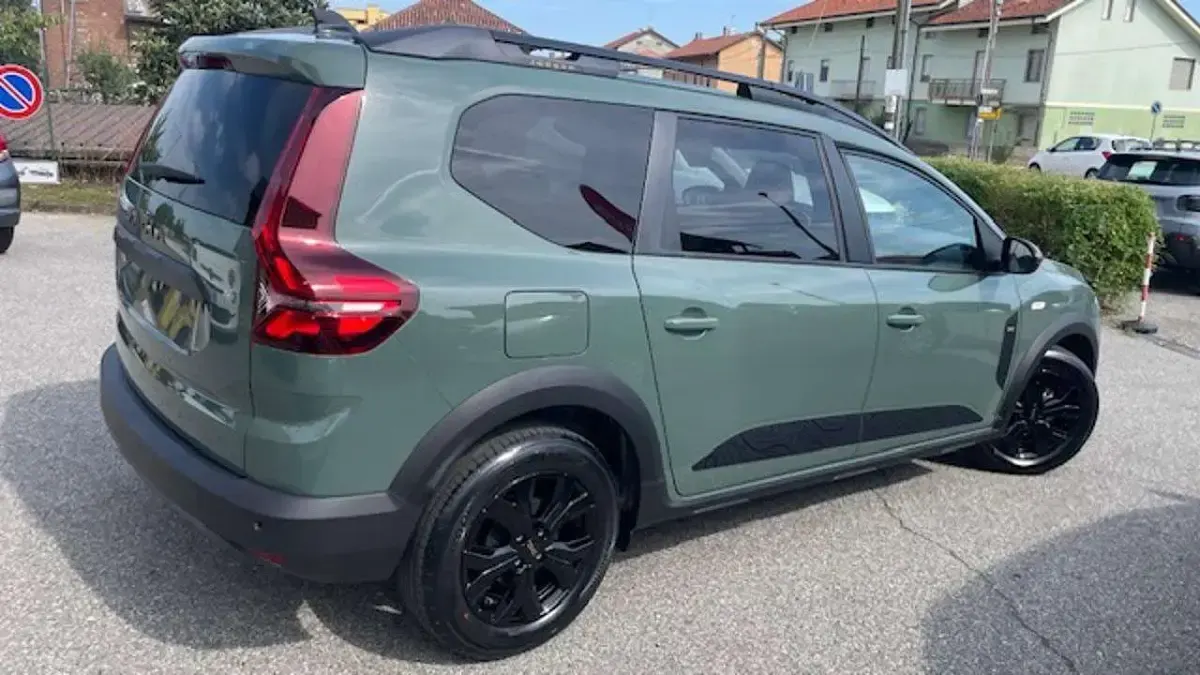 Nuova Dacia Jogger Extreme 101 CV (74 kW) 2026 Verde Monovolume