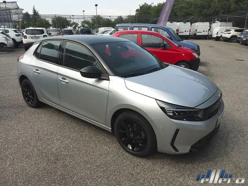 Usata Opel Corsa 100 CV (73 kW) 2024 Grigio Utilitaria