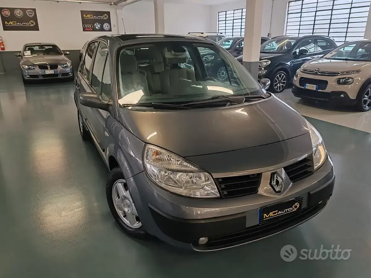 Usata Renault Scénic 111 CV (81 kW) 2006 Grigio Monovolume
