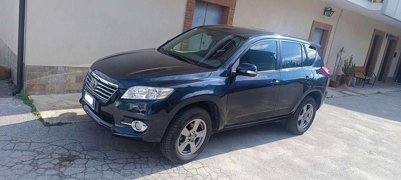 Usata Toyota RAV4 150 CV (110 kW) 2012 Blu/azzurro SUV