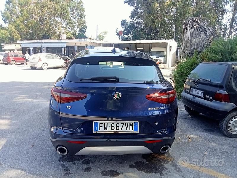 Usata Alfa Romeo Stelvio 190 CV (139 kW) 2019 Blu SUV