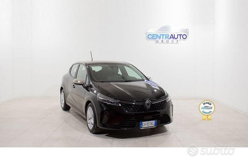 Begagnad Renault Clio V Evolution 67 HK (49 kW) 2024 Svart Sedan
