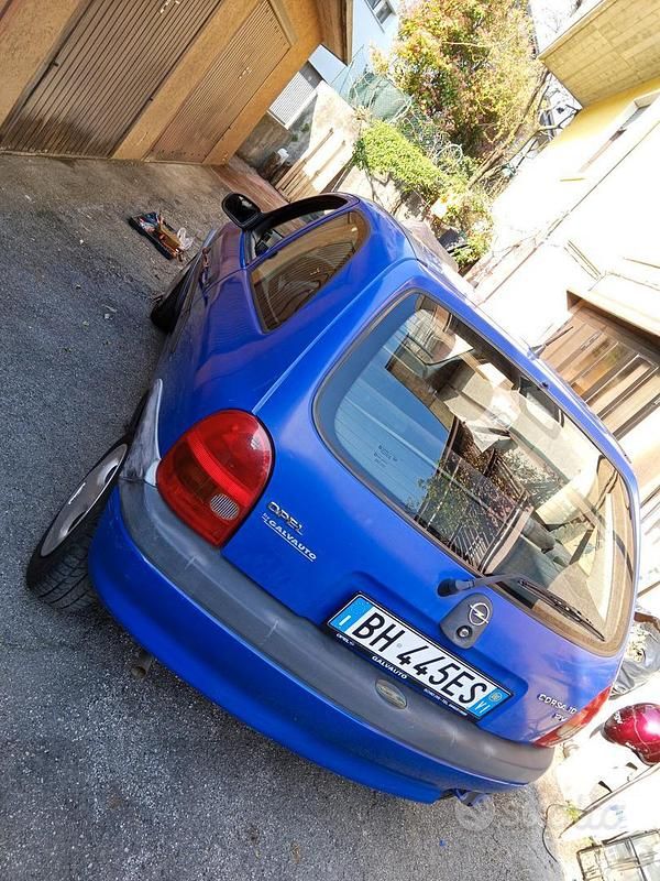Usata Opel Corsa 54 CV (39 kW) 1999 Berlina