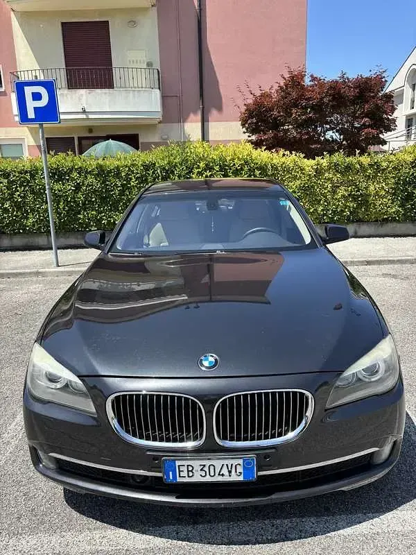 Usata BMW 730 245 CV (180 kW) 2010 Bluazzurro Berlina