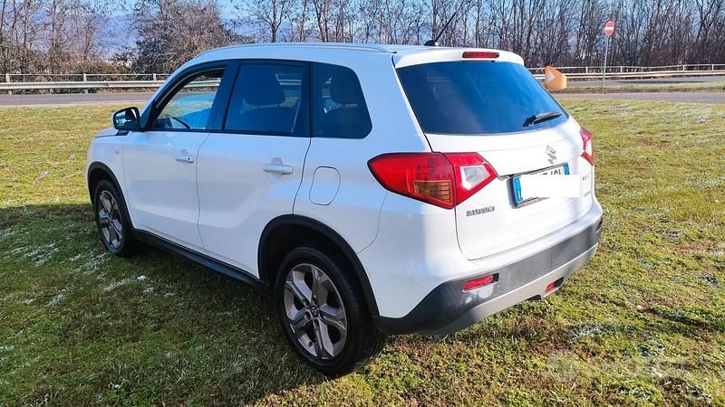 Usata Suzuki Vitara 120 CV (88 kW) 2015 Bianco SUV