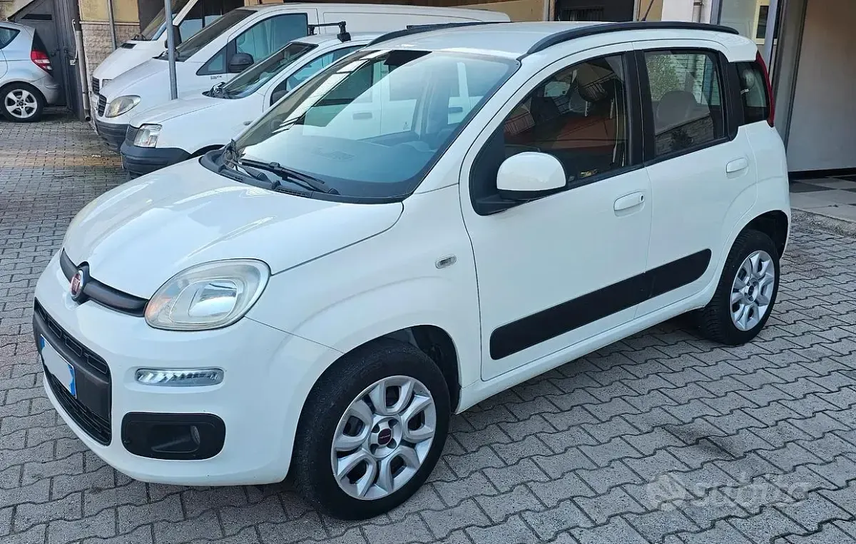 Usata Fiat Panda Lounge 80 CV (58 kW) 2014 Bianco Utilitaria