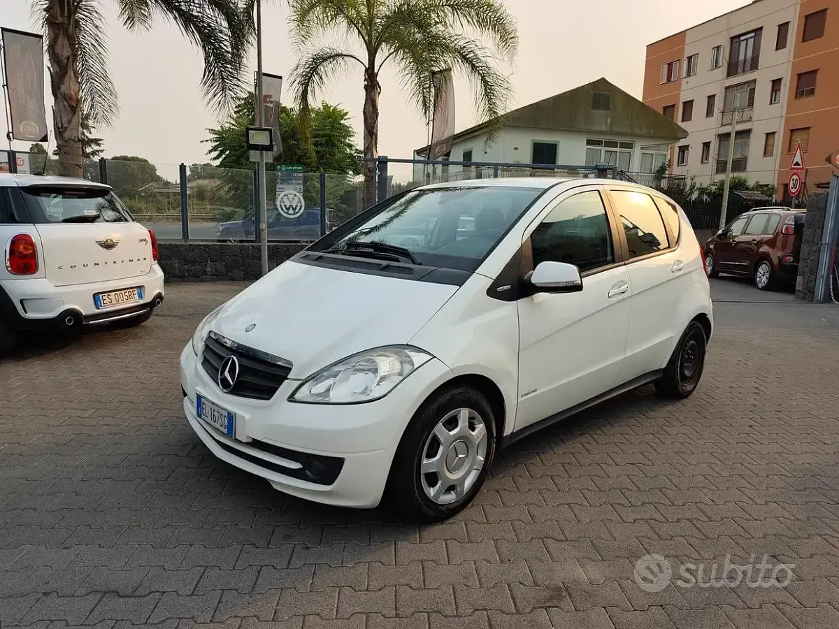 Usata Mercedes A160 82 CV (60 kW) 2012 Bianco Utilitaria