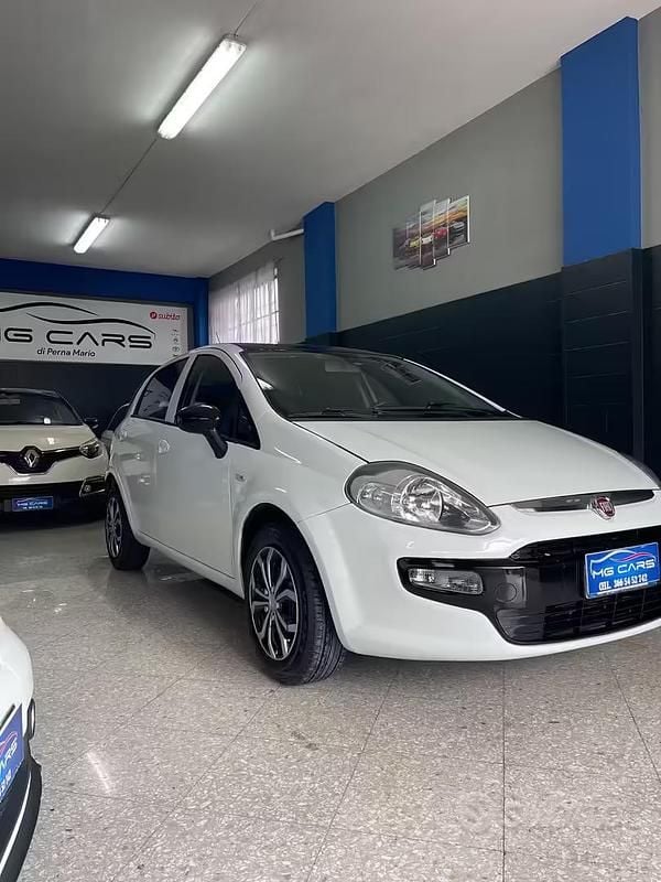 Usata Fiat Punto Evo Emotion 77 CV (56 kW) 2010 Bianco Utilitaria