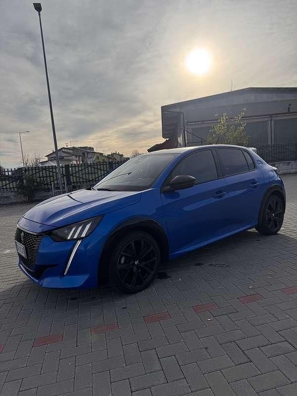 Usata Peugeot 208 GT 131 CV (96 kW) 2023 Utilitaria
