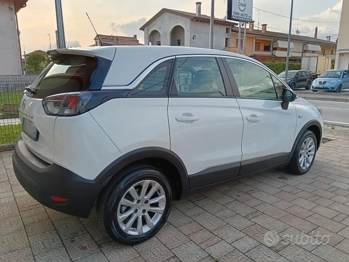 Usata Opel Crossland Elegance 110 CV (80 kW) 2021 Bianco SUV