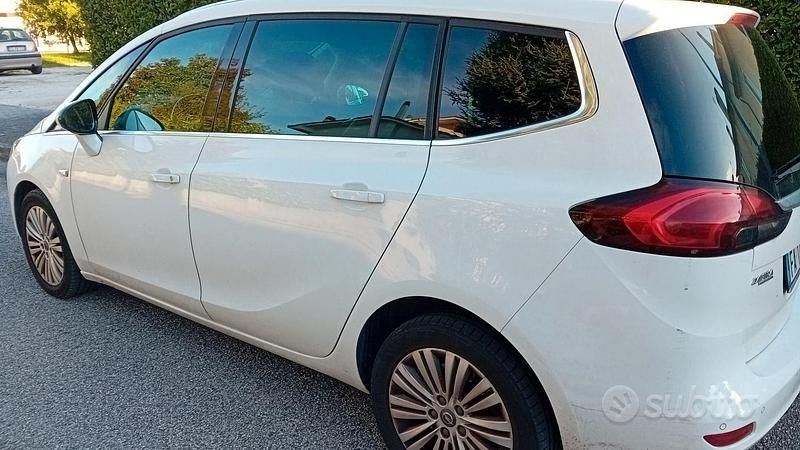 Bianco Usata 2015 Opel Zafira Tourer Monovolume | 7000 € (Buon prezzo) - Immagine 1/4