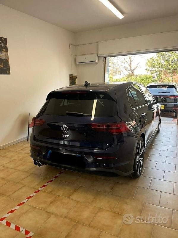 Usata VW Golf VII GTI 200 CV (147 kW) 2021 Blu Utilitaria