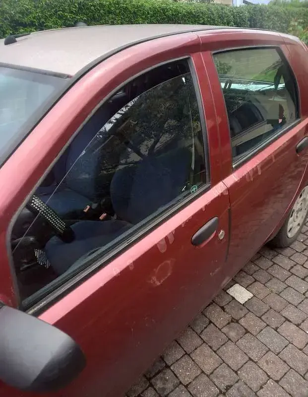Usata Fiat Punto 69 CV (50 kW) 2004 Rosso Utilitaria