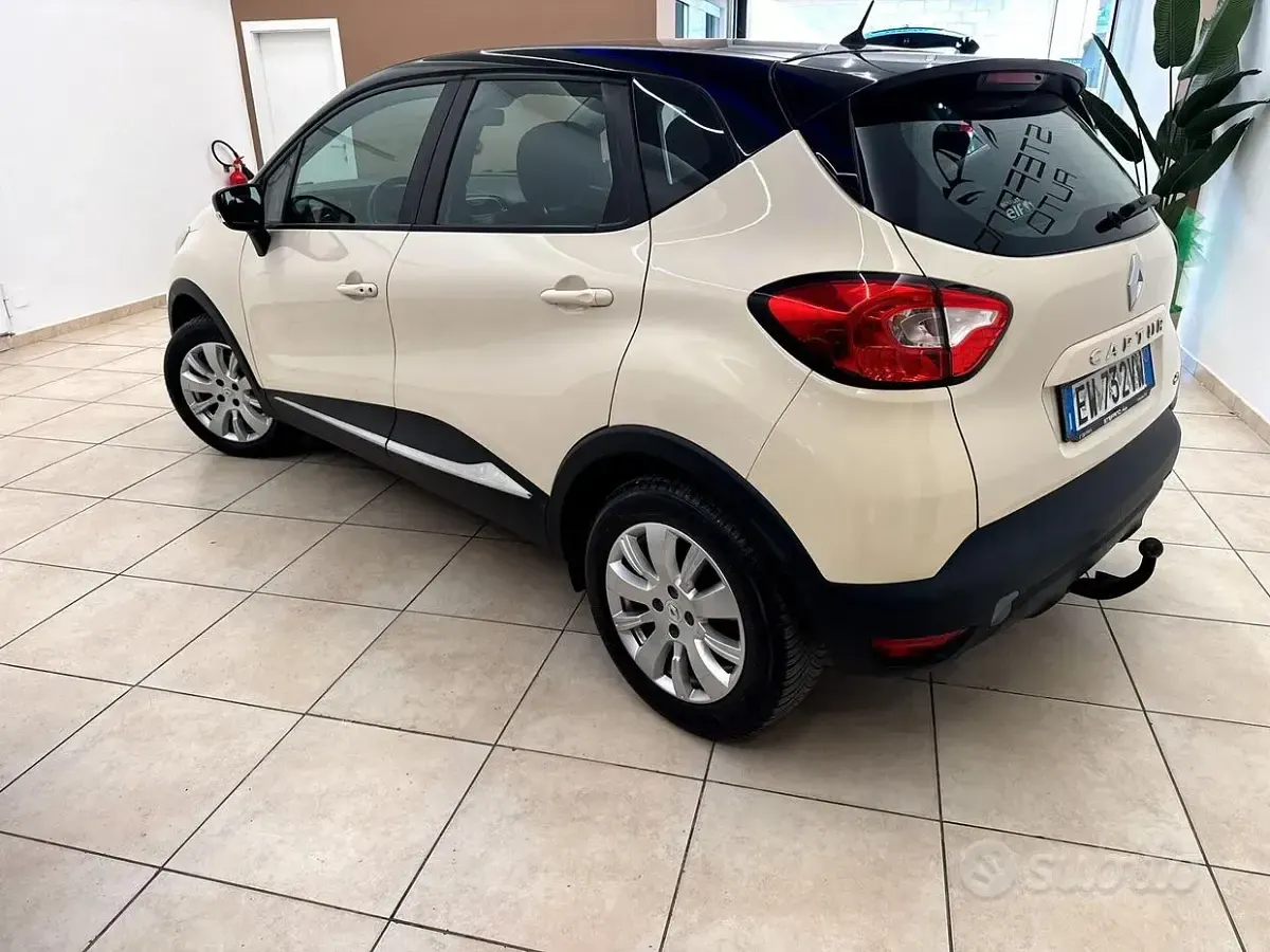 Usata Renault Captur 90 CV (66 kW) 2014 Beige SUV
