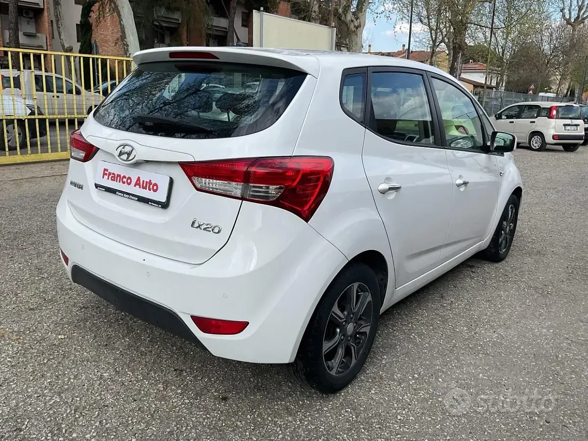 Usata Hyundai ix20 Xpossible 90 CV (66 kW) 2016 Bianco Utilitaria
