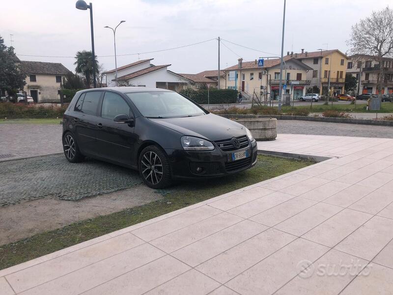 Usato 2008 VW Golf V 1.9 Diesel 105 CV (10.000 €)