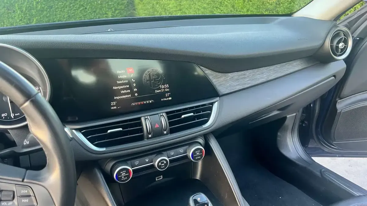 Usata Alfa Romeo Giulia Business 160 CV (117 kW) 2019 Blu/azzurro Berlina