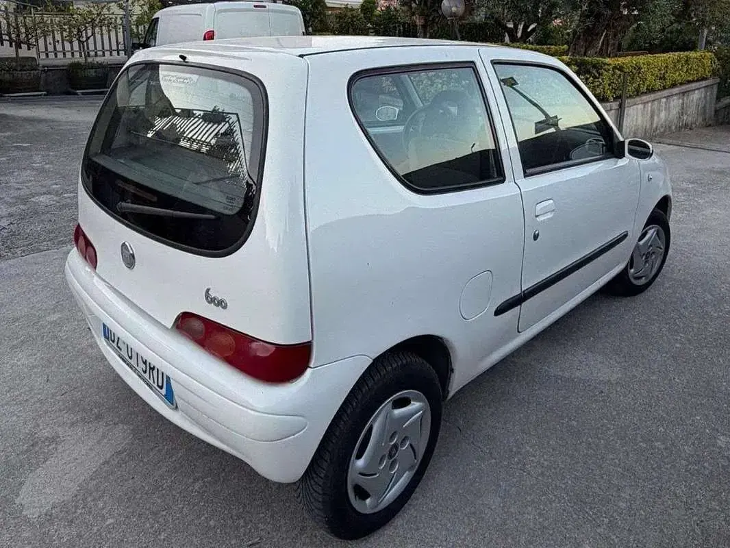 Usata Fiat 600 54 CV (39 kW) 2009 Bianco Utilitaria