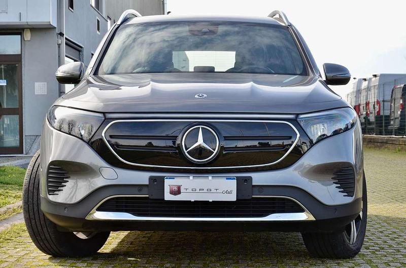 Usata Mercedes EQB300 167 kW (228 CV) 2022 Grigio SUV