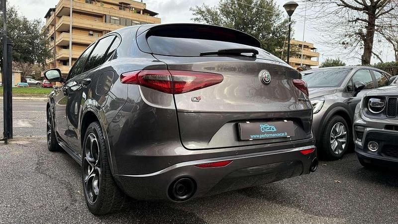 Usata Alfa Romeo Stelvio Veloce 210 CV (154 kW) 2021 Grigio scuro metallizzato SUV