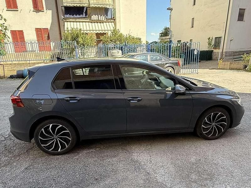 Usata VW Golf VIII Life 150 CV (110 kW) 2020 Berlina