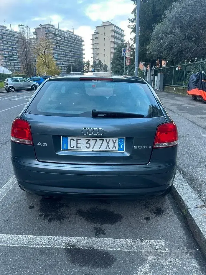 Usata Audi A3 102 CV (75 kW) 2004 Grigio Utilitaria