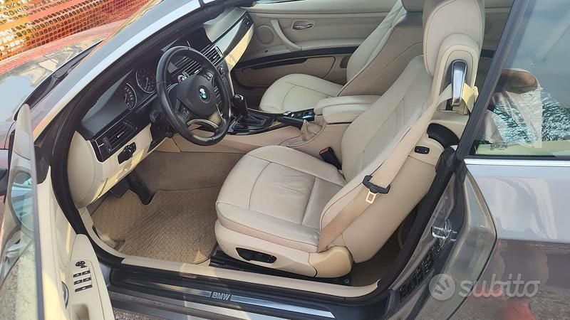Usata BMW 325 Cabriolet Efficient Dynamics 218 CV (160 kW) 2007 Grigio Cabrio